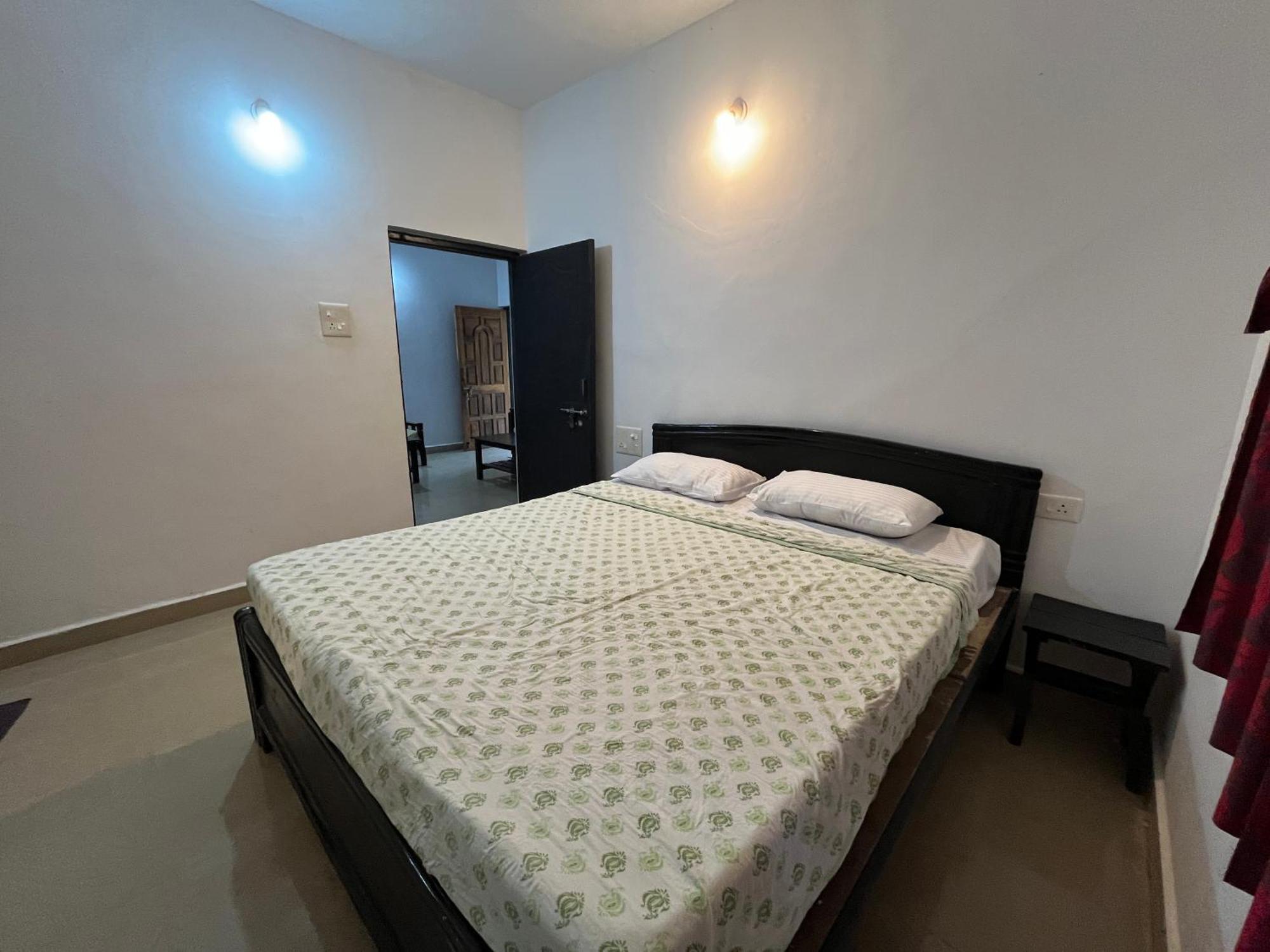 God'S Gift Morjim Hotel Exterior photo