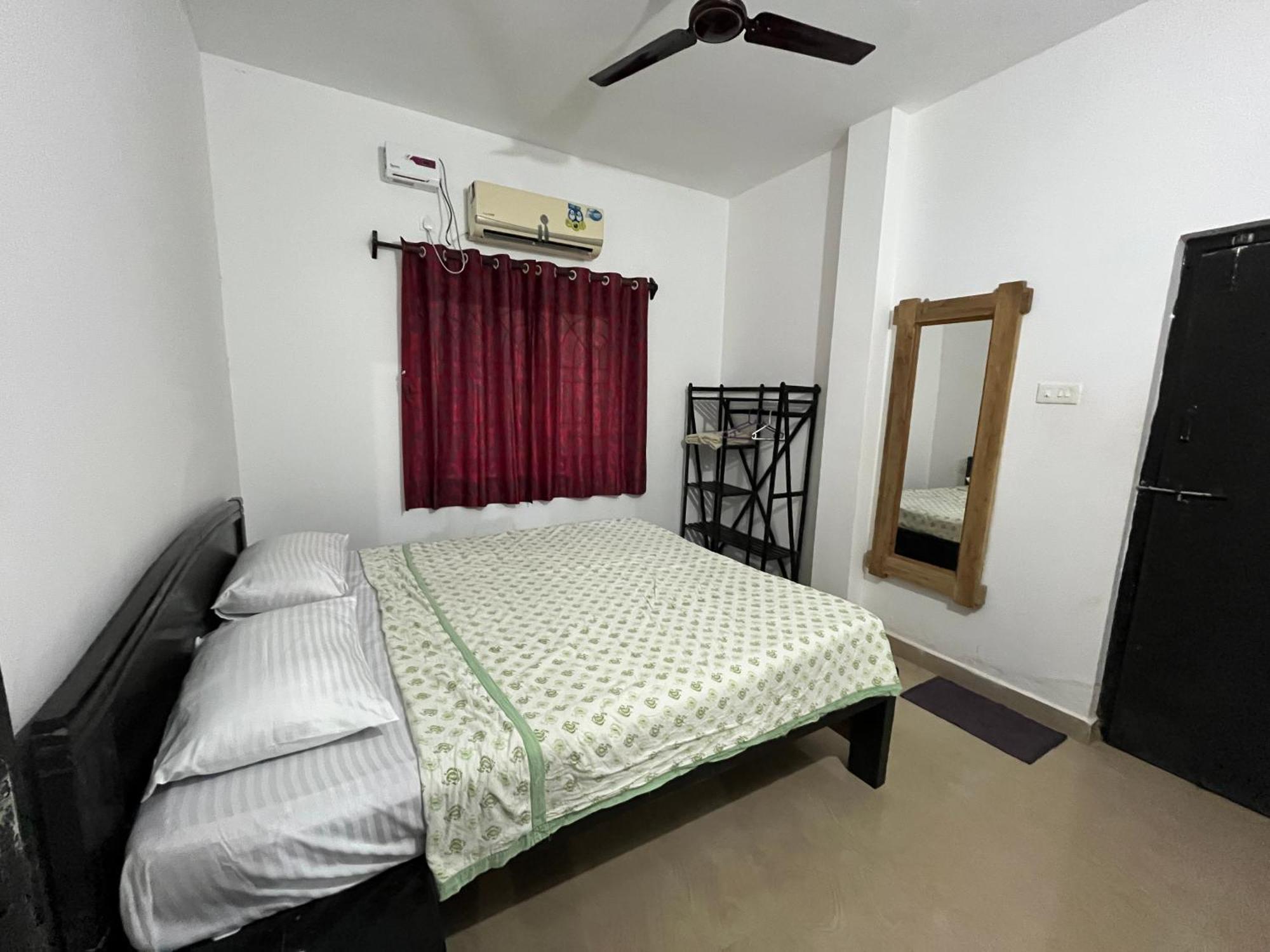 God'S Gift Morjim Hotel Exterior photo
